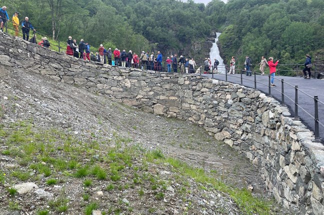 Mange møtte på opninga av Stalheimskleivi. 