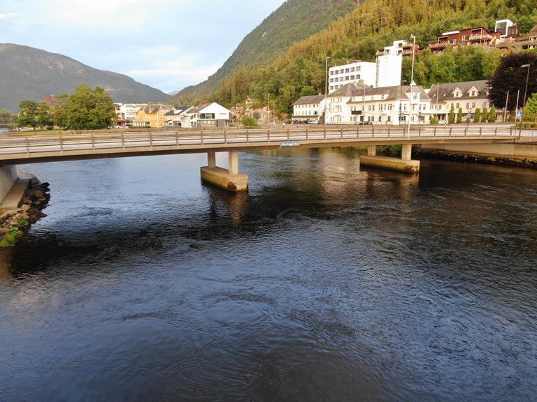 Rv. 5 Storehagen bru i Førde. Foto: Statens vegvesen