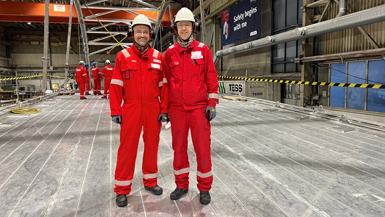 Cato Dørum og Geir Mosaker er svært fornøyde med resultatene fra prøvemonteringen av Hangarbrua. 