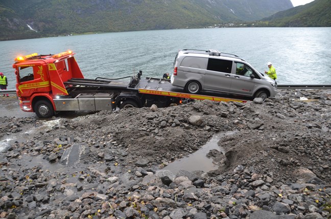 Før: Etter skred på staden i 2018. Foto: Statens vegvesen