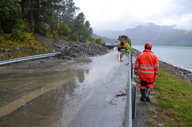 Før: Etter skred på staden i 2018. Foto: Statens vegvesen