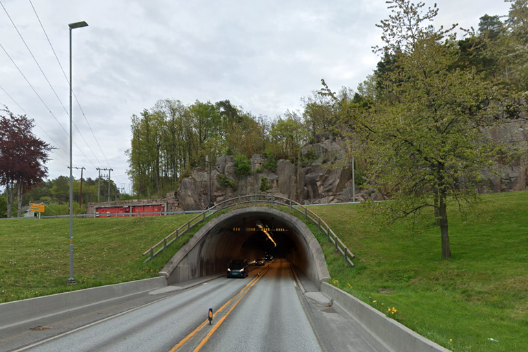 Bilde av en tunnelåpning knyttet til E18 Grimstadporten