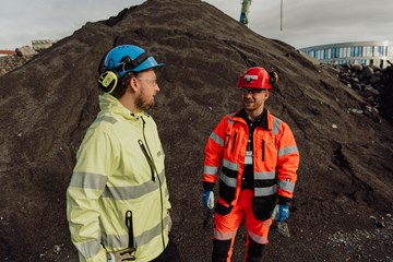 Marius Næss ute på byggeplassen