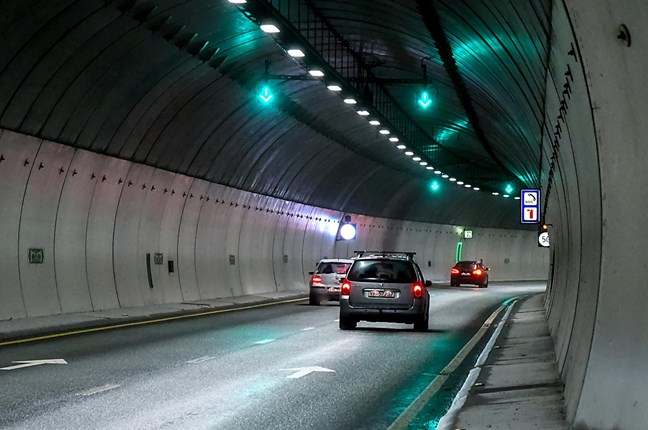 Kjørefeltsignal i Strindheimtunnelen bidrar til bedre flyt i trafikken