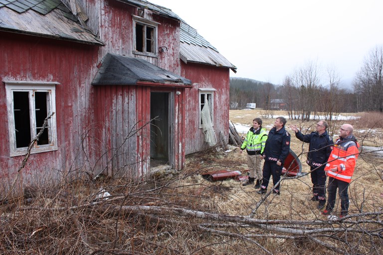 Fv. Øystein Johansen (Driftsleder Nord i Norsk Saneringsservice AS), Tor-Åge Holand (Brannsjef i Vefsn Kommune), Runar Bråten (Avdelingsleder Brann og feiing Vefsn kommune) og Øyvind Børstad (delprosjektleder E6 Helgeland sør i Statens vegvesen).